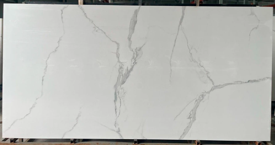 Vista principal de Nuevo Carrara Blanco