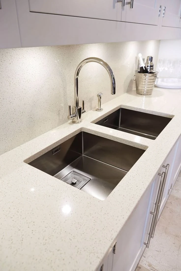 Superficie Blanco Estelar Brillante de Gomez Stone
