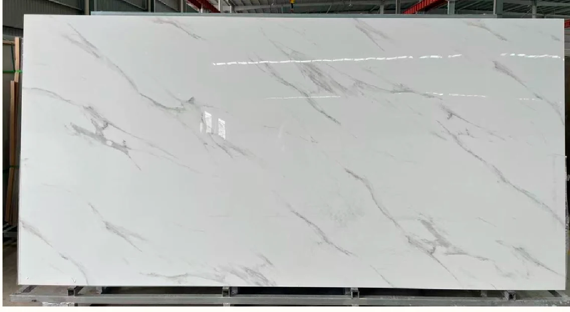 Superficie Blanco Carrara Brillante de Gomez Stone